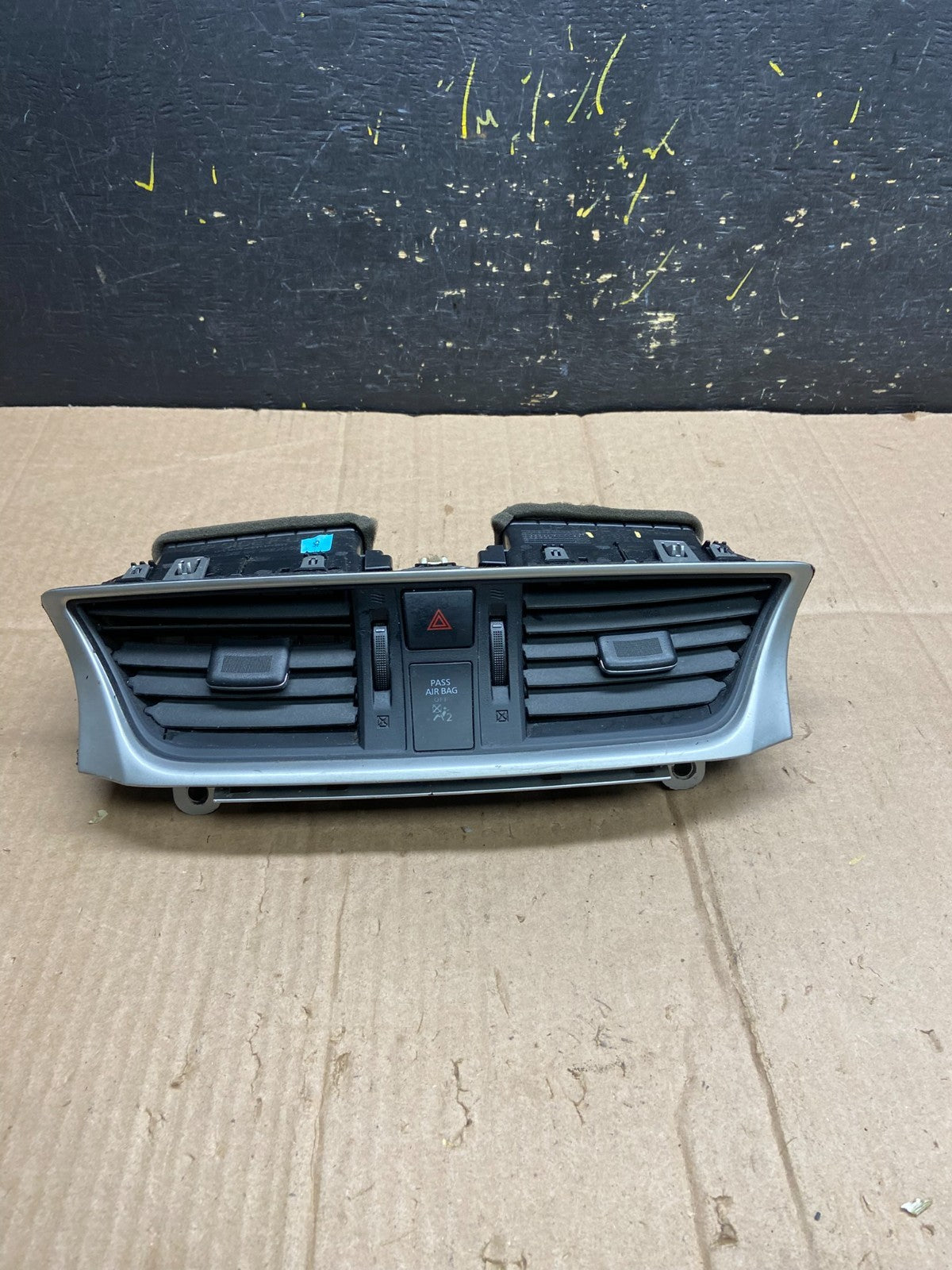 2013 to 2015 Nissan Sentra Air Vents Top Dash Center W/Hazzard Switch AA4817 DG0