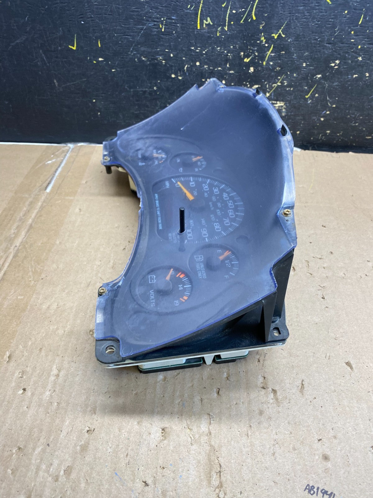 2001 to 2002 Chevrolet Express Speedometer Cluster Gauge OEM AB2099 DG4