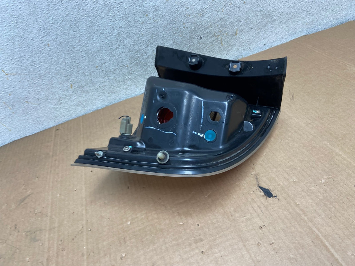 2007 to 2010 Ford Edge Tail light Left Driver Side AI8423 LK7