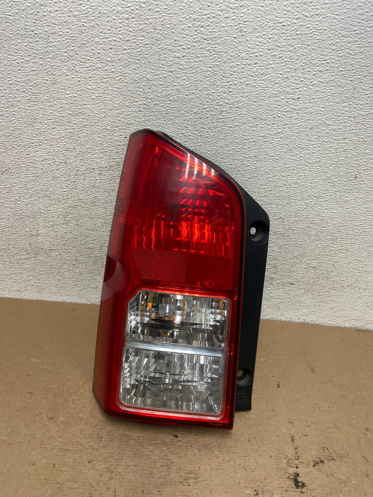 2005 to 2012 Nissan Pathfinder Tail light Left Driver Lh Side AF4953 LK0