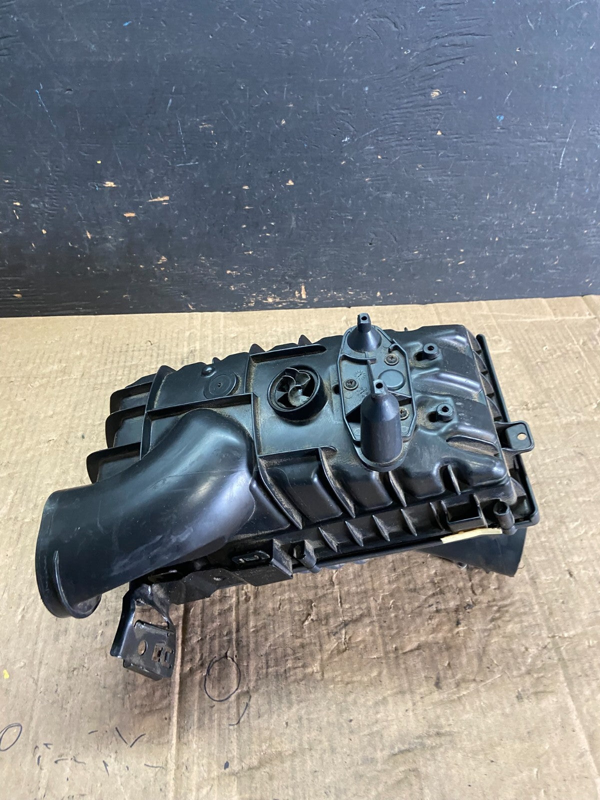 2010-2013 Land Range Rover 5.0L Left LH Air Intake Cleaner Filter Box O3263 DG6