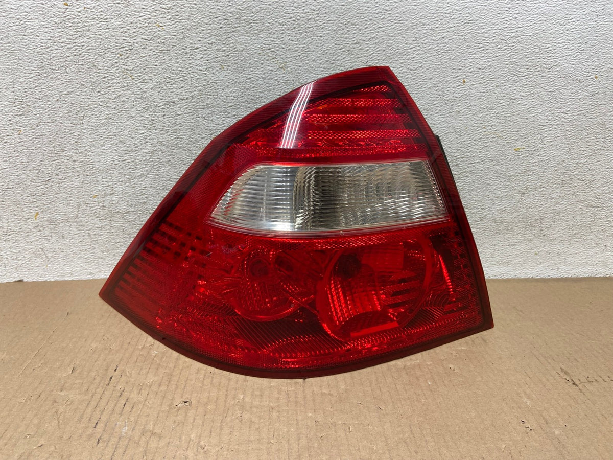 2005 2006 2007 Ford Five Hundred Left Driver Lh Side Tail Light AH5769 LK0