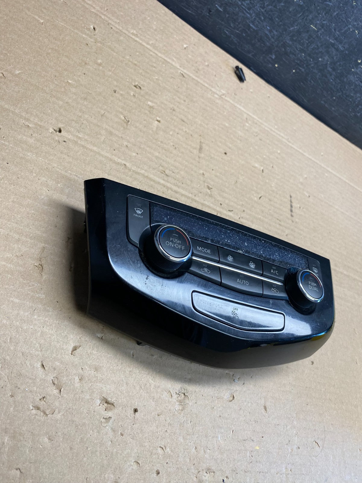2017 to 2020 Nissan Rogue Heater Temperature AC Climate Control AG5222 DG3