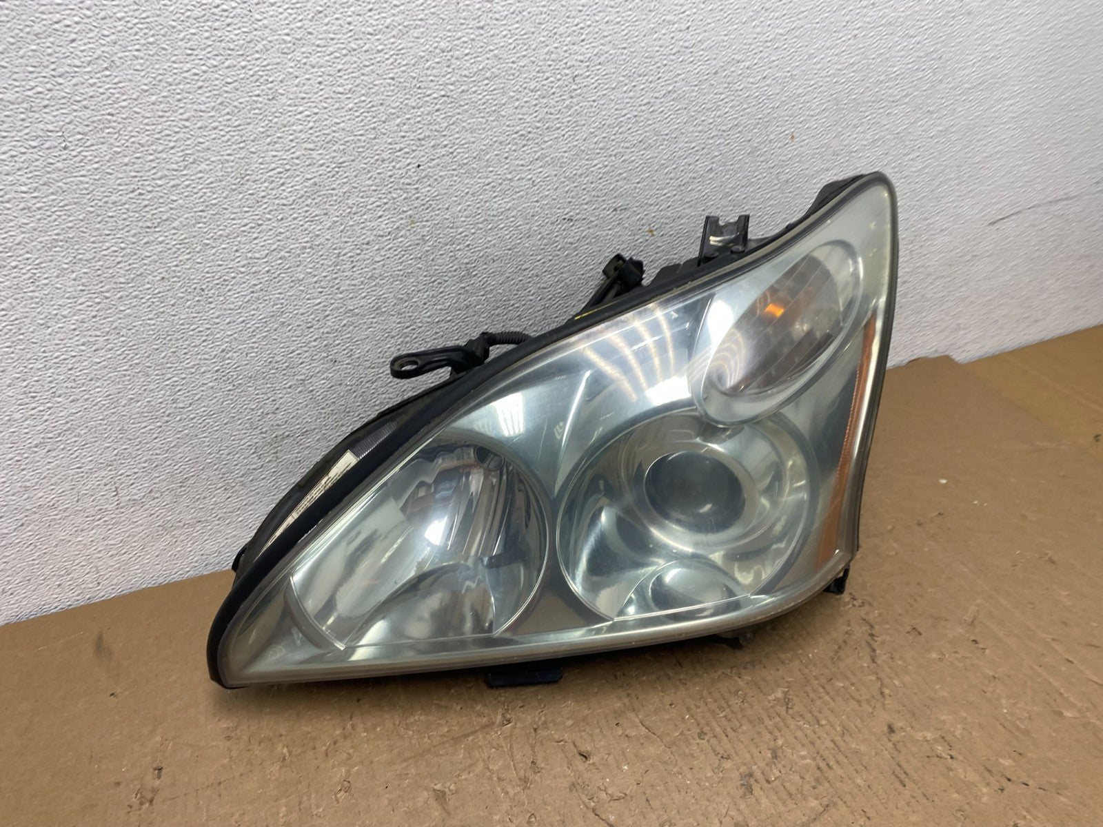 2004 to 2009 Lexus RX330 RX350 Xenon Left Driver Side Headlight AD8234 DW2