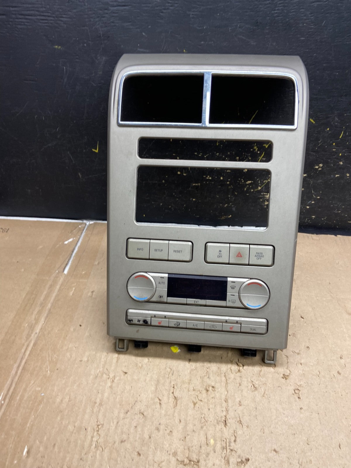 2007-2010 Lincoln MKX Temperature Climate Control Heat Seat Radio Bezel AB5447DG0