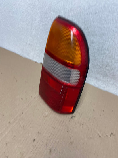 1999 to 2003 Suzuki XL-7 Vitara Right Passenger RH Side Tail Light AG6877 LK1