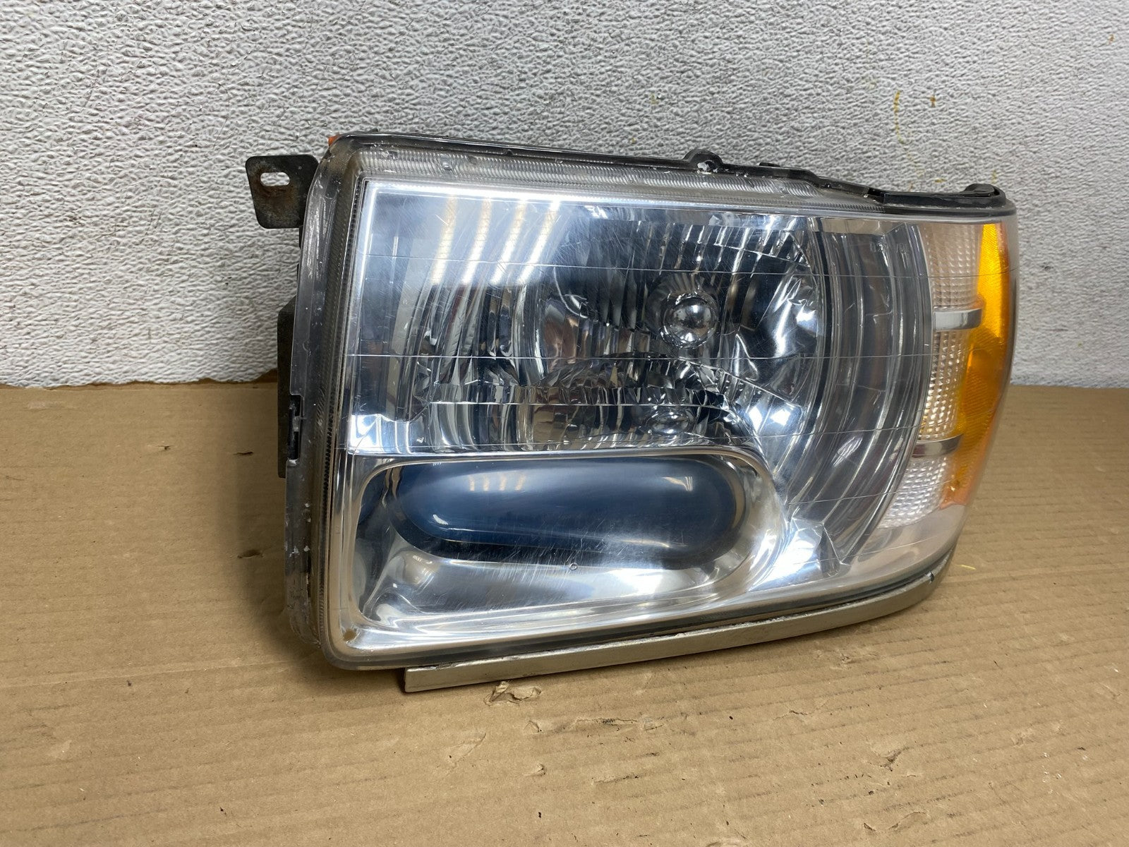 2001 to 2003 Infiniti QX4 Xenon HID Driver Left LH Side Headlight AG9334 DW1