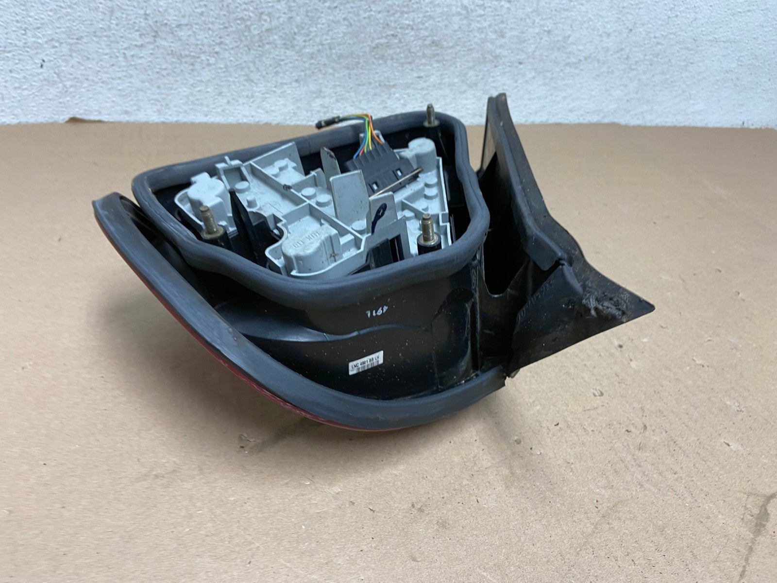 1998 to 2003 Jaguar XJ8 Left Driver LH Side Tail Light AG3381 LK4
