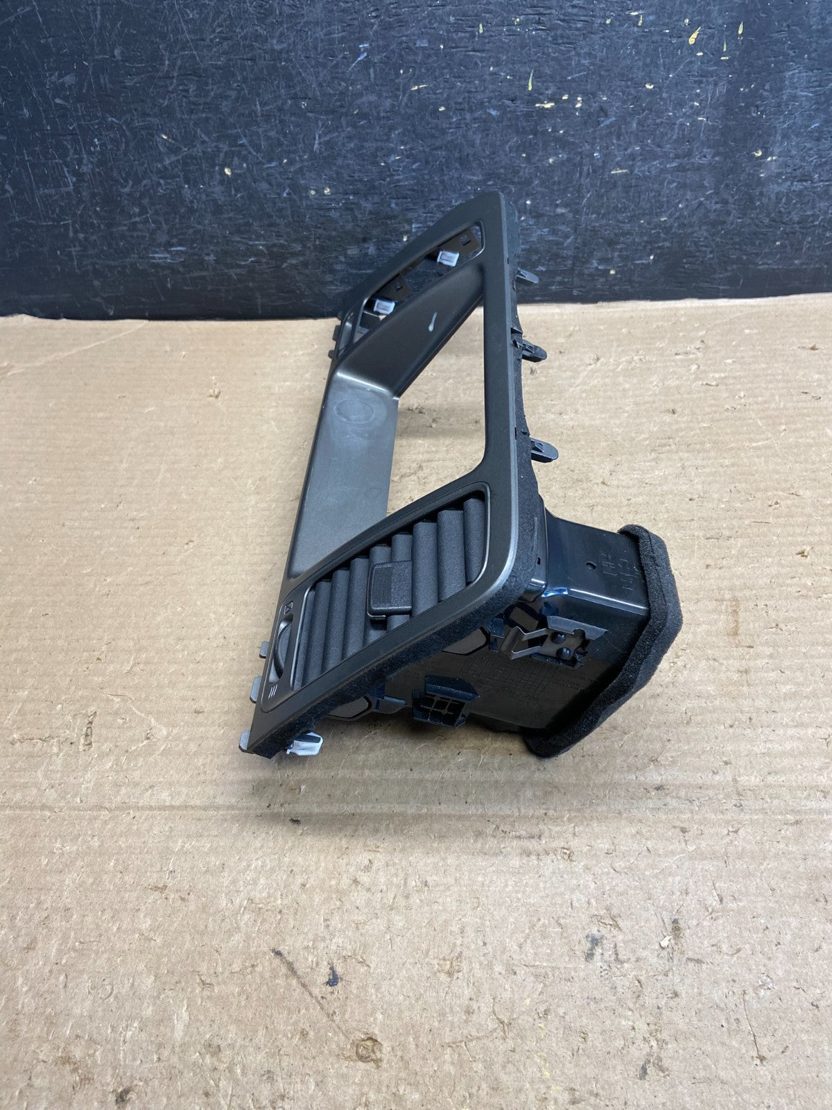 2009-2010 Nissan Murano Radio Center Console Display Bezel Air Vent OE AH3958 DG1