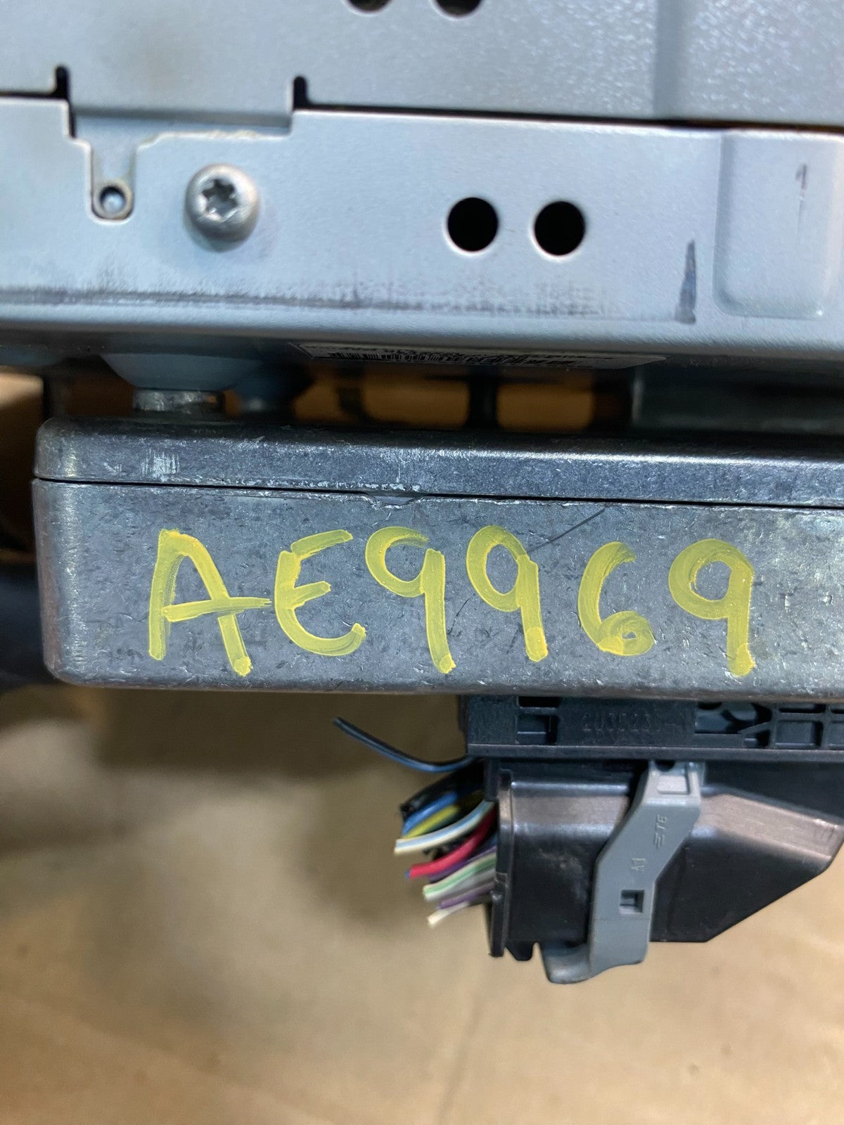 2011 to 2014 Ford Explorer Radio Information Display Screen AE9969 DG5