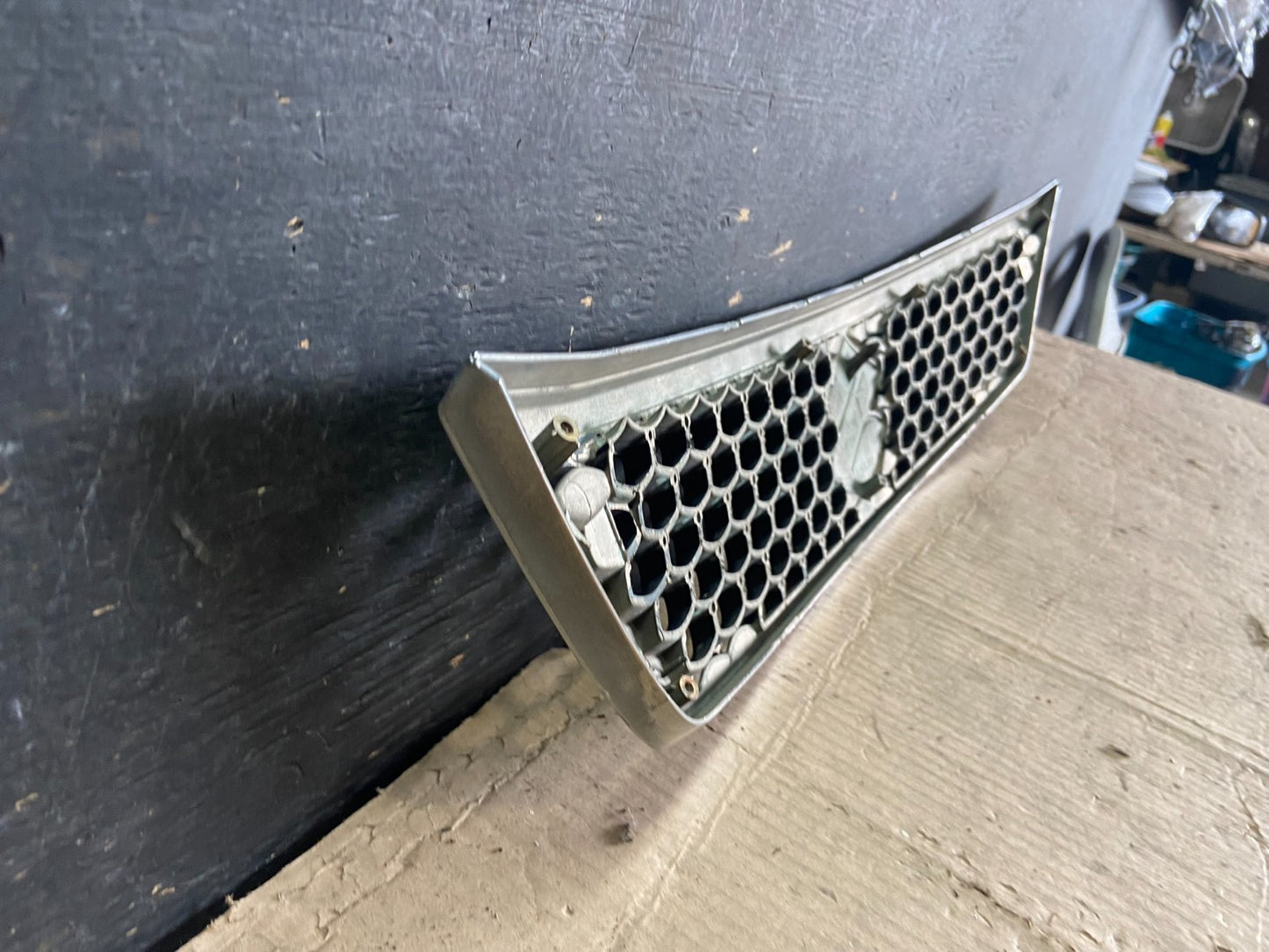 2002 to 2005 Suzuki Aerio Front Grill Grille  P3923 PS8