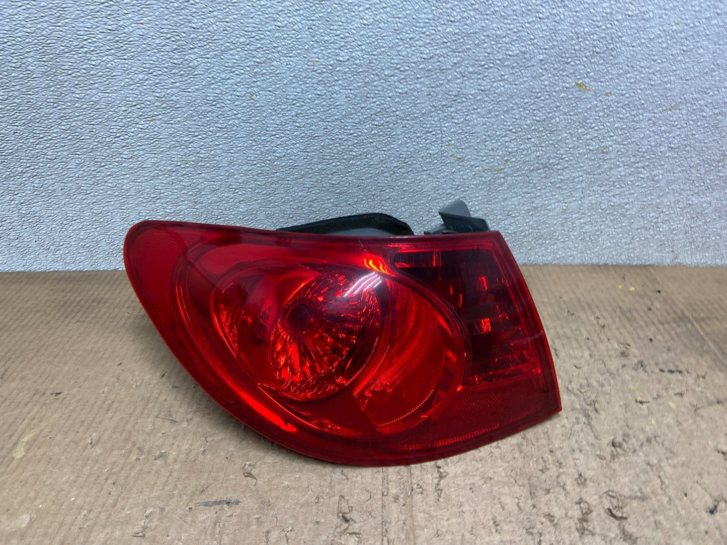 2007 to 2010 Hyundai Elantra Sedan Left Driver Side Tail Light Oem AA8368 LK0