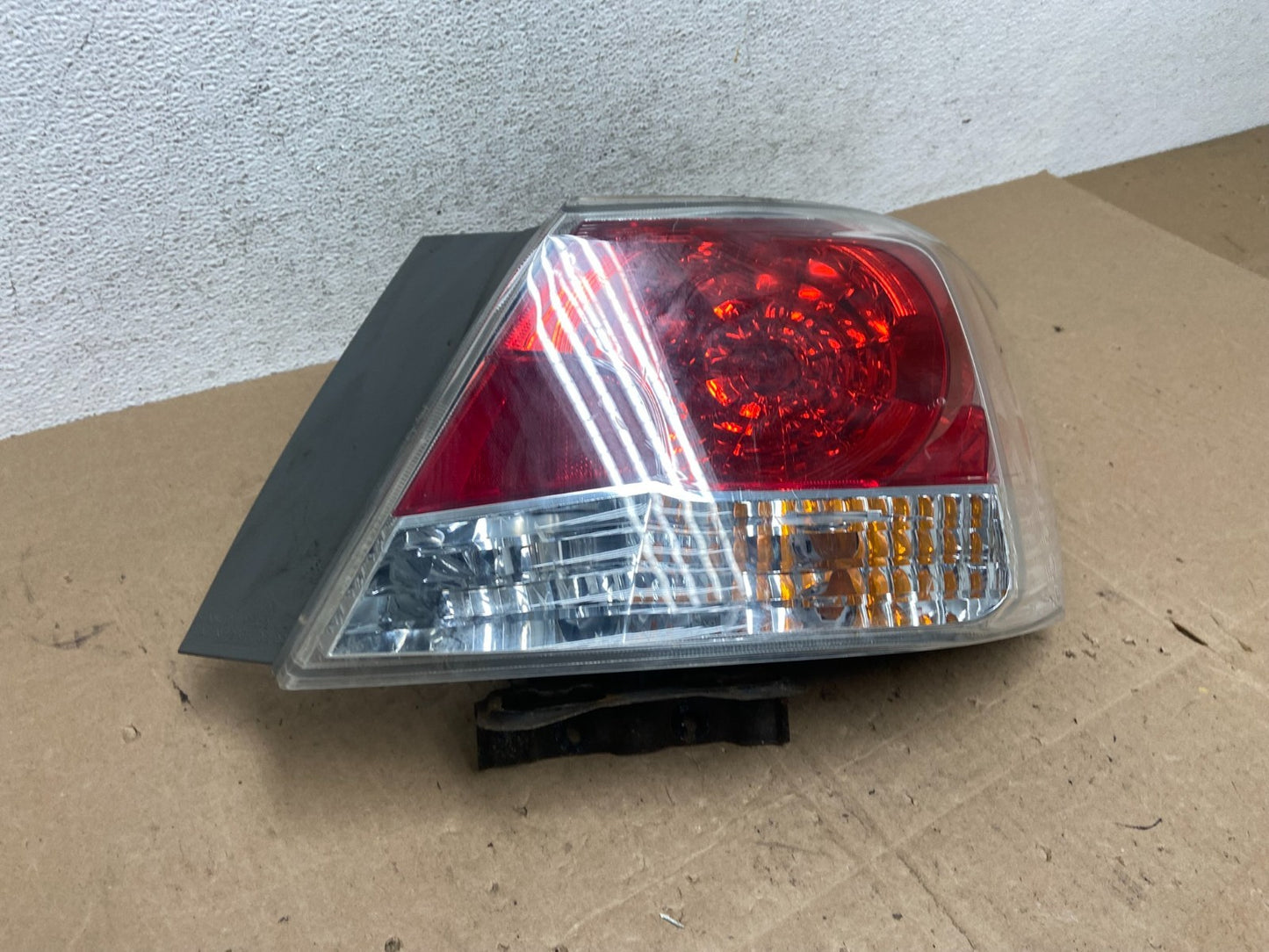 2008 to 2012 Honda Accord Sedan Tail light Right Passenger RH Side AE6034 DW2