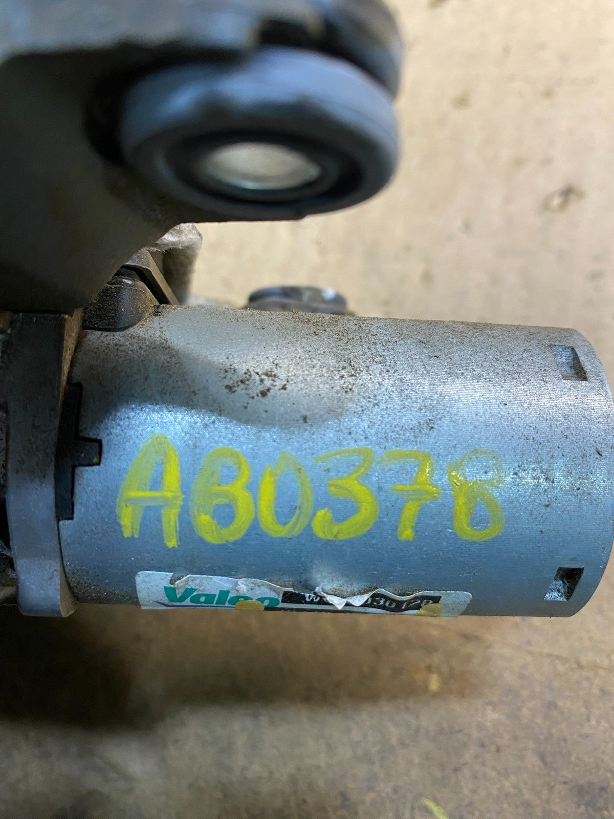 2013-2016 Nissan Pathfinder Back Door Rear Wiper Motor Wiper Blade AB0378  DG7