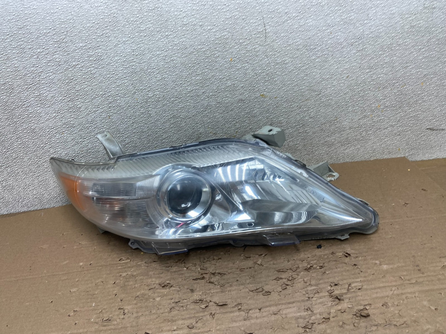 2010 - 2011 Toyota Camry Right Passenger RH Halogen Headlight AB1716 DW0