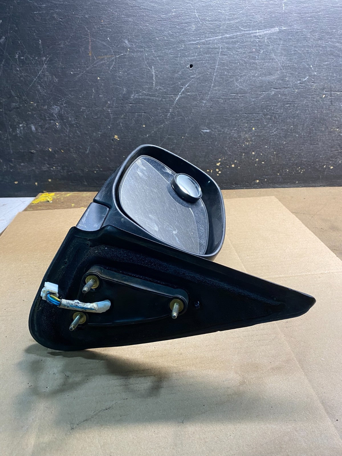 2001 to 2006 Toyota Sequoia Left Driver View Door Mirror OEM Z2529 MS5