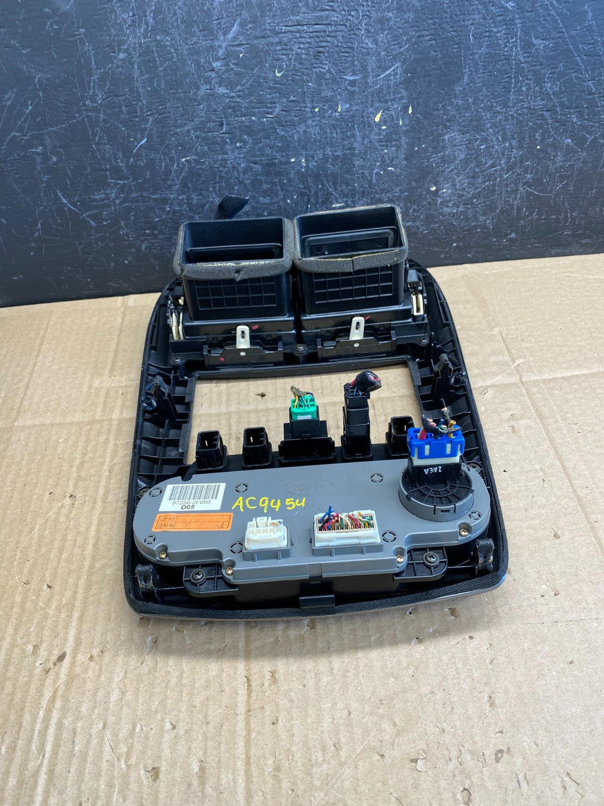 2004 - 2006 Kia Spectra5 Radio Heater A/C Climate Control Bezel AC9454 DG3