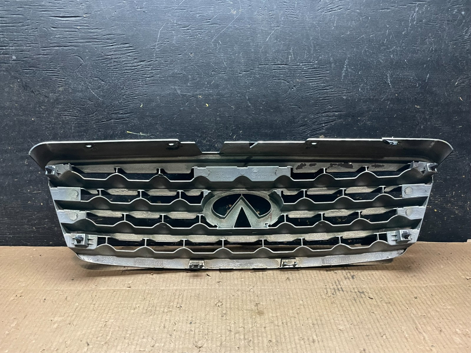 2006 2007 2008 Infiniti Fx35 Front Upper Grill Grille W/ Emblem OEM Y6462 DG6