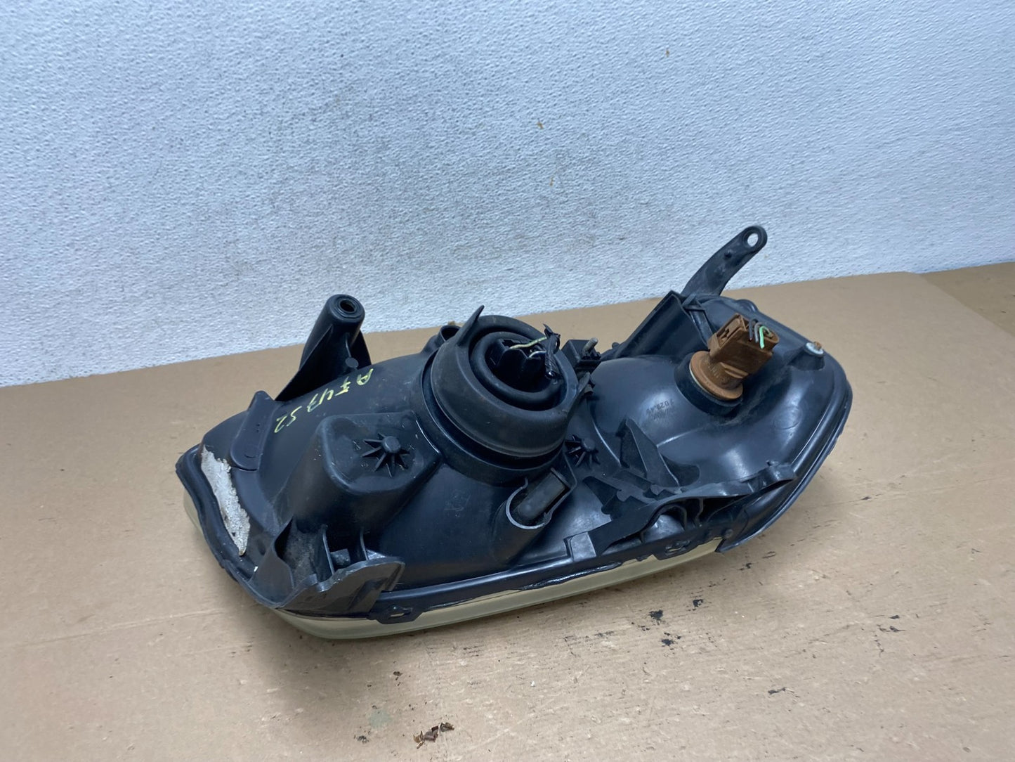 2005 - 2006 Mazda Tribute Left Driver LH Halogen Headlight AF4752 DW5