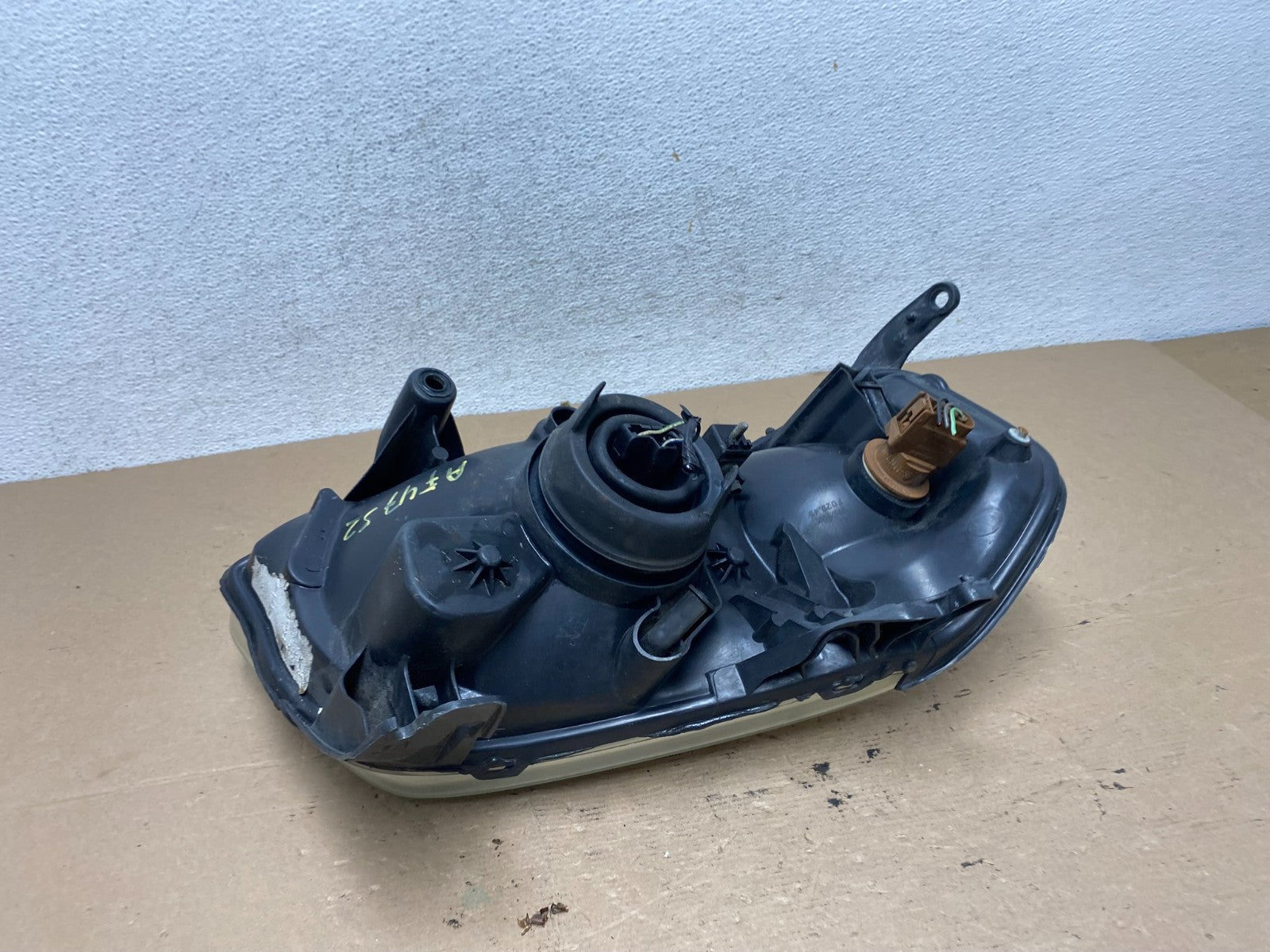 2005 - 2006 Mazda Tribute Left Driver LH Halogen Headlight AF4752 DW5