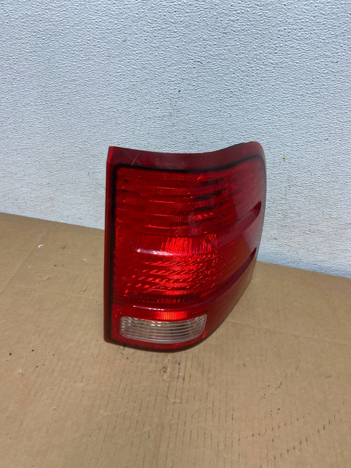 2002 to 2005 Ford Explorer Right Passenger Rh Side Tail light AD0747 LK2