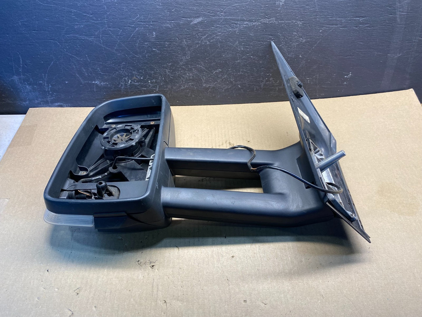 2007 to 2017 Mercedes-Benz Sprinter Left Driver View Door Mirror ac8865 DG9