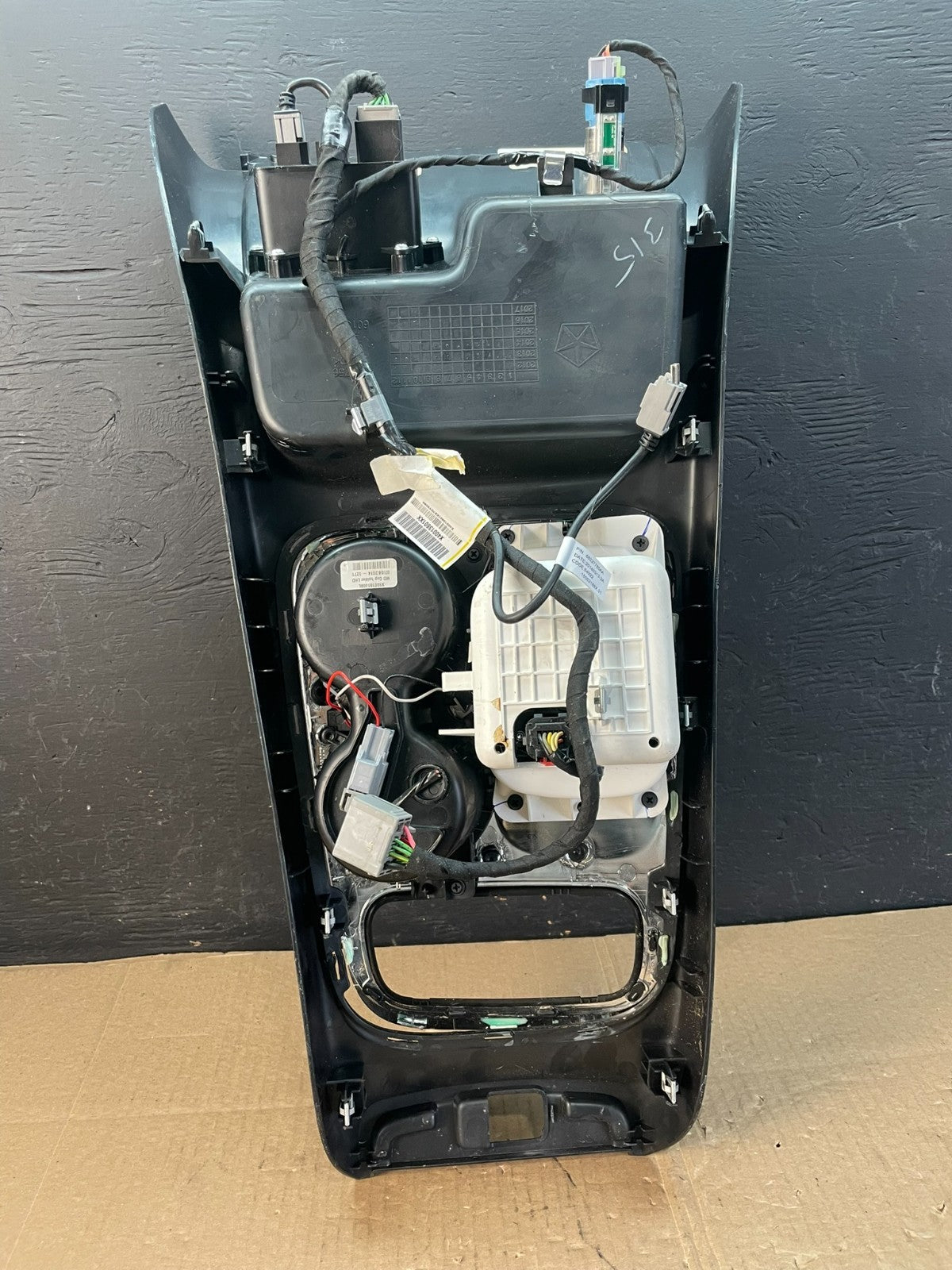 2014 - 2015 Dodge Durango Center Console Shifter Gear Trim Panel AC4914  DG3