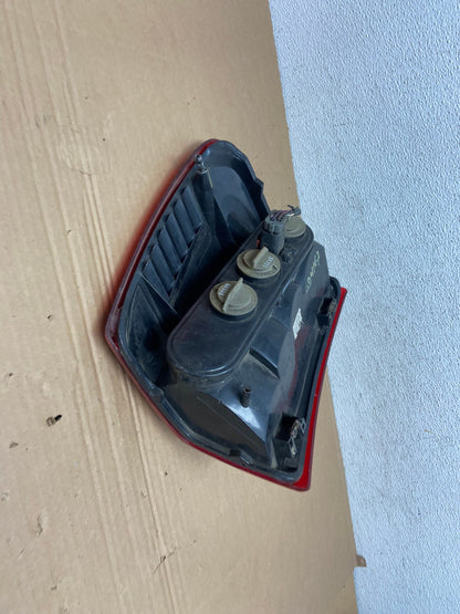 1999-2004 Jeep Grand Cherokee WJ Right Passenger Rh Tail Light AD4167 LK4