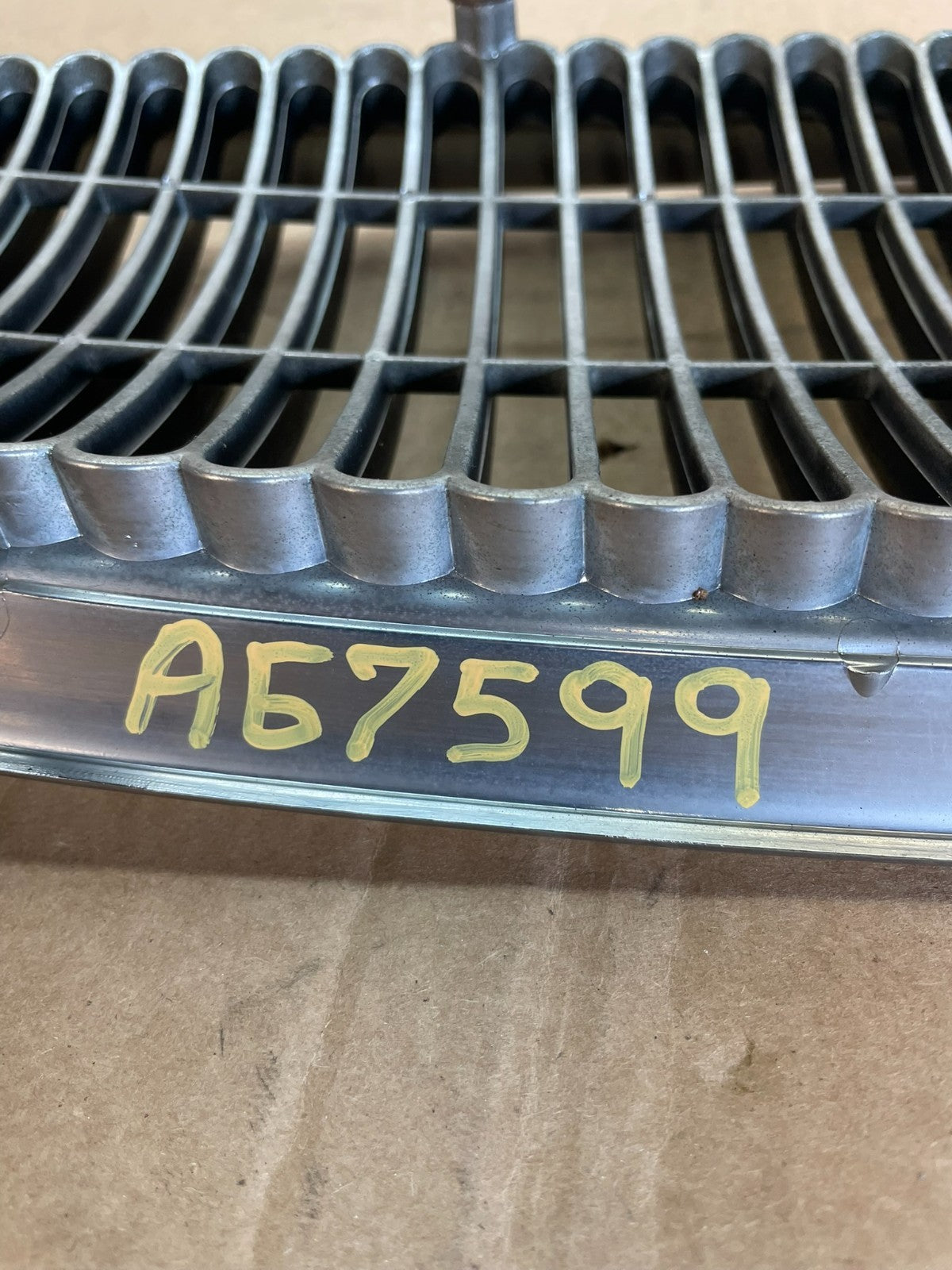 2000 to 2005 Buick Lesabre Front Chrome Upper Grill Grille AG7599 DG5
