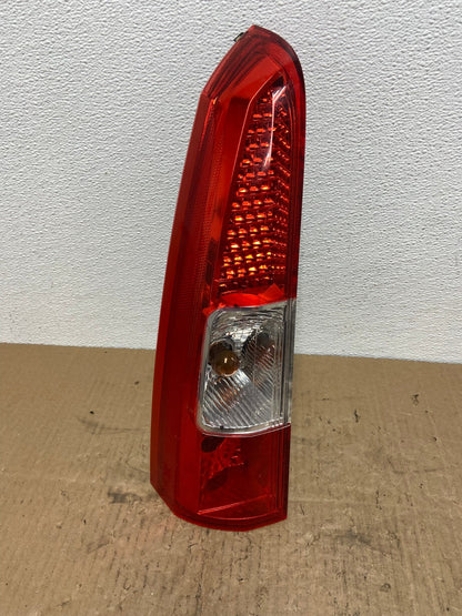 2005 - 2007 Volvo XC70 V70 Left Driver LH Side Tail Light Upper AB8408 LK0