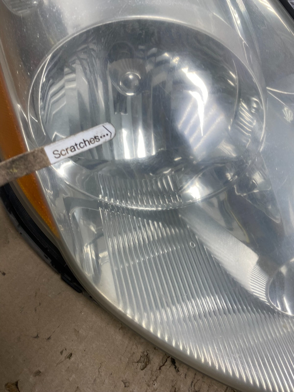 2006 to 2010 Toyota Sienna Right Passenger Rh Side Headlight Halogen AF7250 DW3