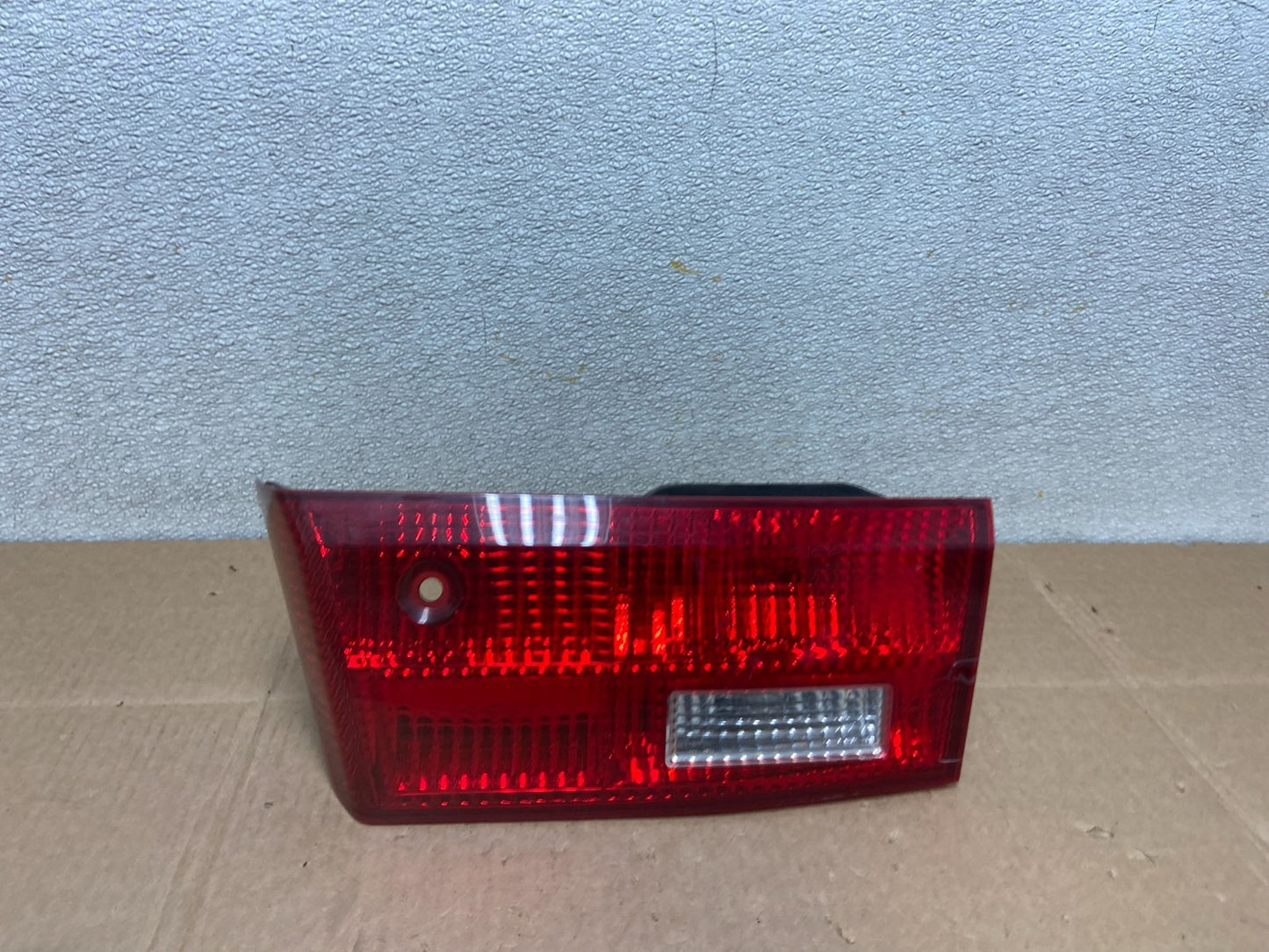 2005 Honda Accord Sedan Right Passenger Inner Tail Light OEM Y8534 DW0