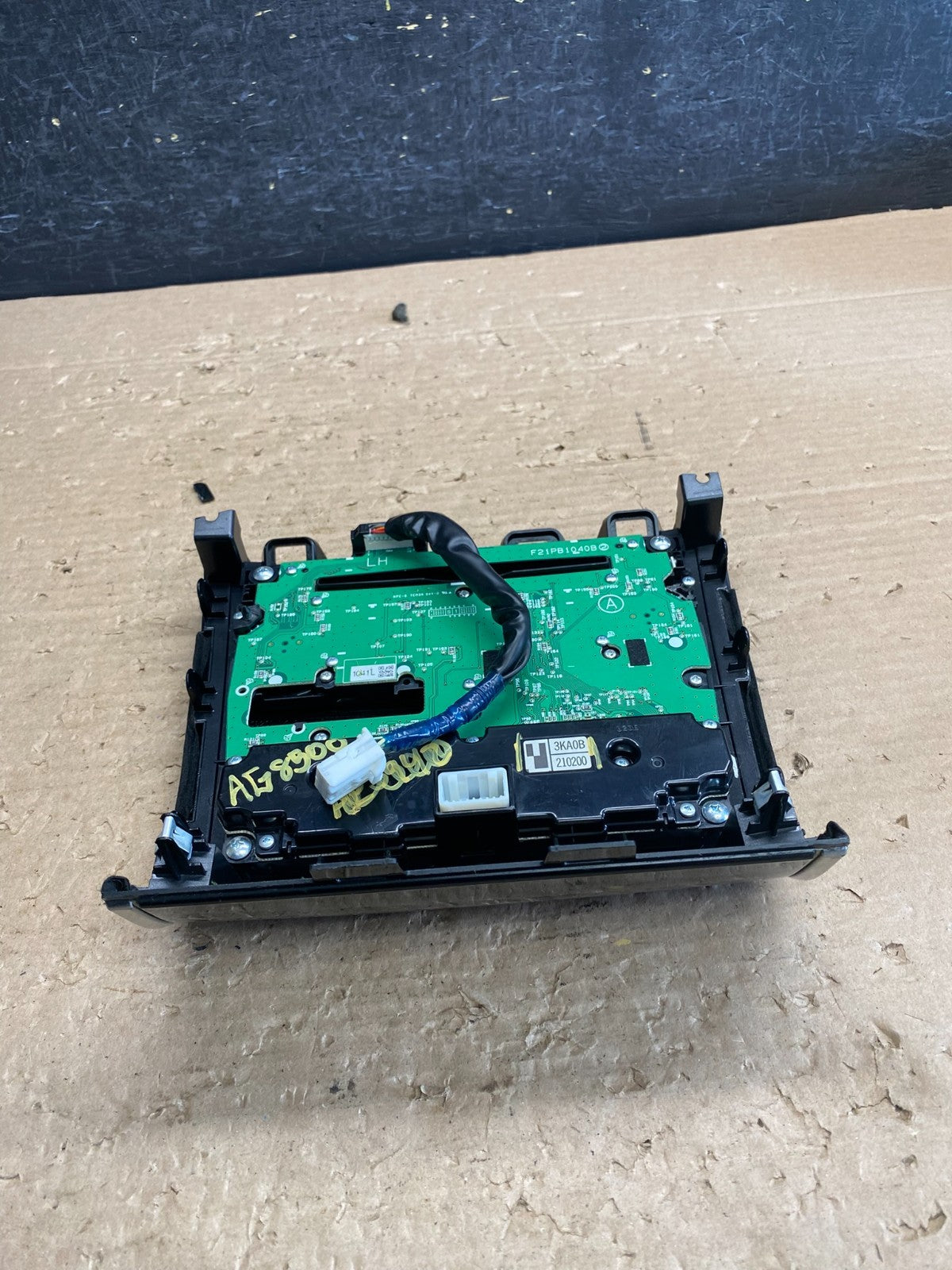2013 to 2016 Nissan Pathfinder Radio Temperature Climate Control AG8500 DG6