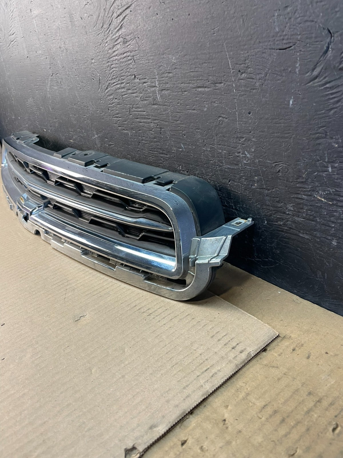 2013 to 2016 Chevrolet Trax Front Upper Grill Grille OEM AC1985 DG4
