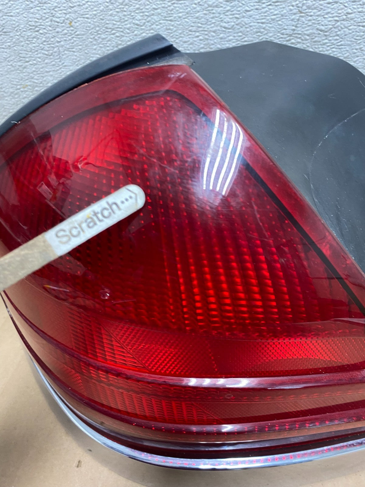 1998-2003 Ford Crown Victoria Left Driver Lh Side Tail Light Oem P9094 DW3