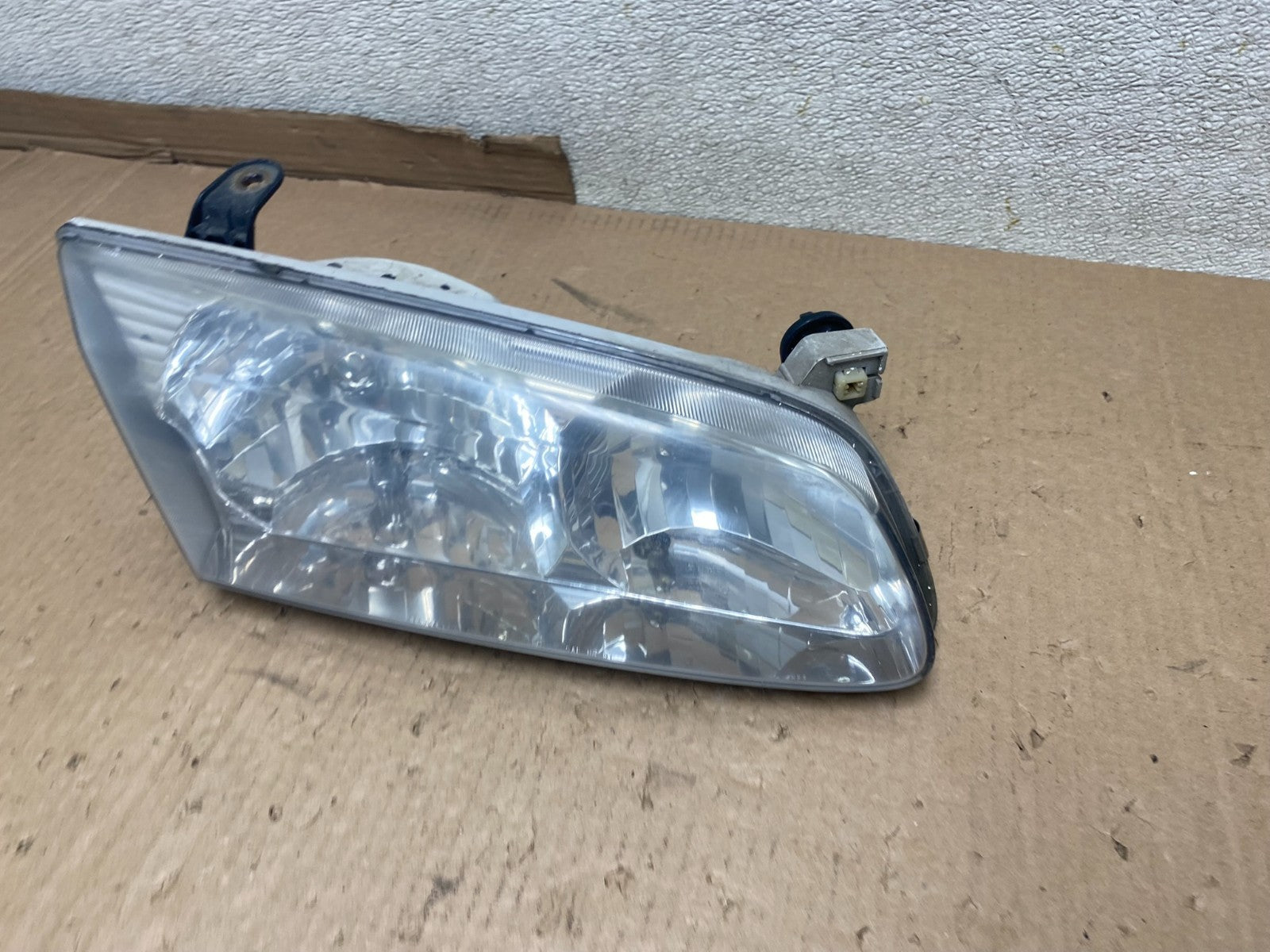 2000 to 2001 Toyota Camry Sedan Right Headlight Clear Lens U8656 DW1