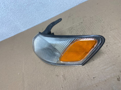 1997 1998 1999 Toyota Camry Left Driver LH Turn Signal AB6159 DW1