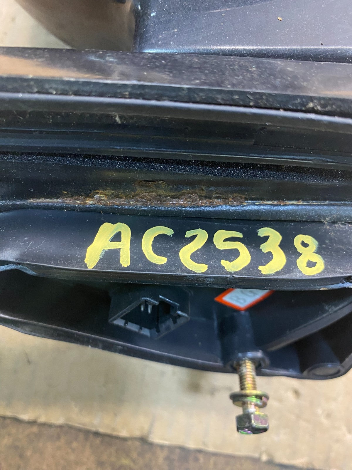2001 to 2004 Hyundai Santa Fe Right Pasenger RH Side View Mirror Power AC2538 MS11