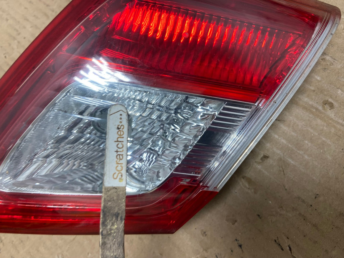 2010 - 2011 Toyota Camry Right Passenger RH Side Inner Tail Light AI1286 LK3