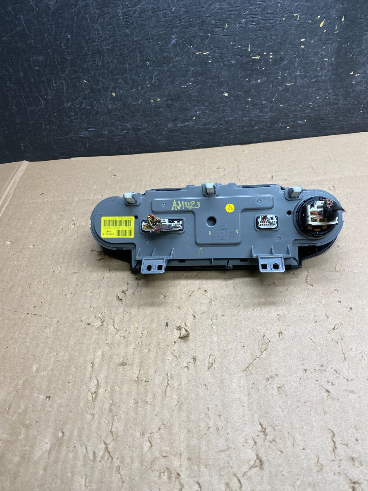 2016 to 2020 Kia Sorento Temperature AC Climate Control AJ1423 DG3