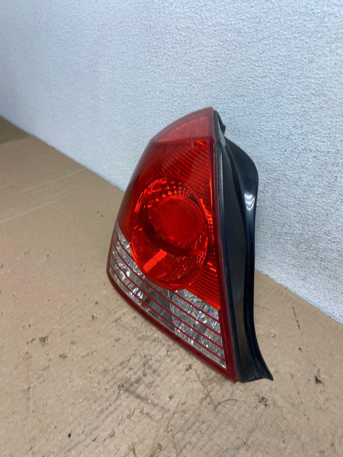 2004 2005 2006 Hyundai Elantra Sedan Left Driver LH Tail Light AF4300 LK1