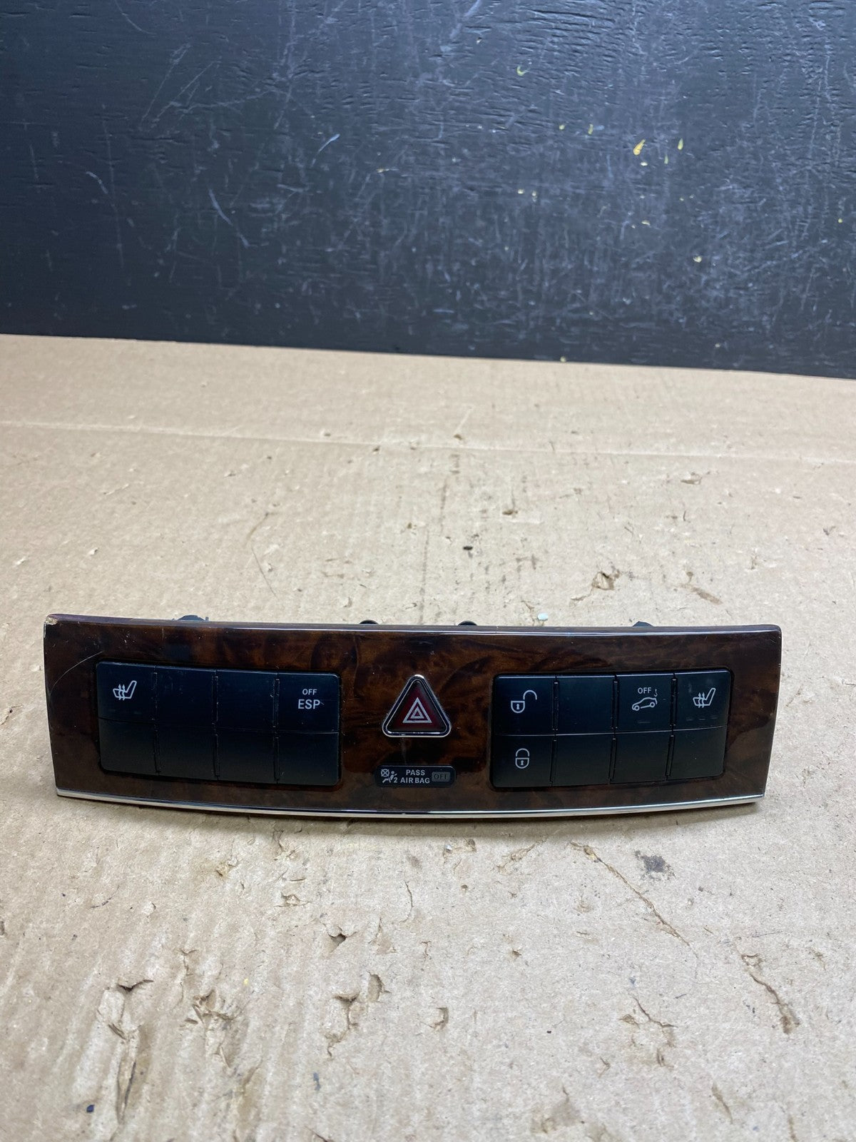 2005-2009 Mercedes W209 CLK350 CLK550 Door Lock ESP Hazard Control AC6588 DG0