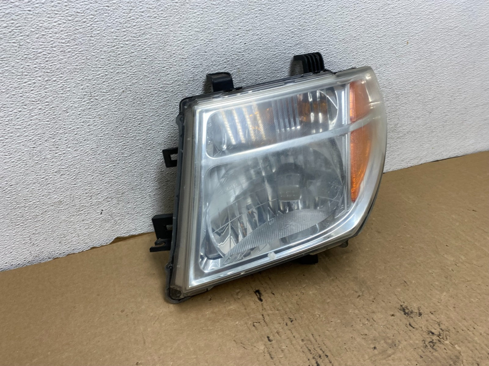 2005-2007 Nissan Pathfinder Halogen Headlight Left Driver LH AG2212 DW2