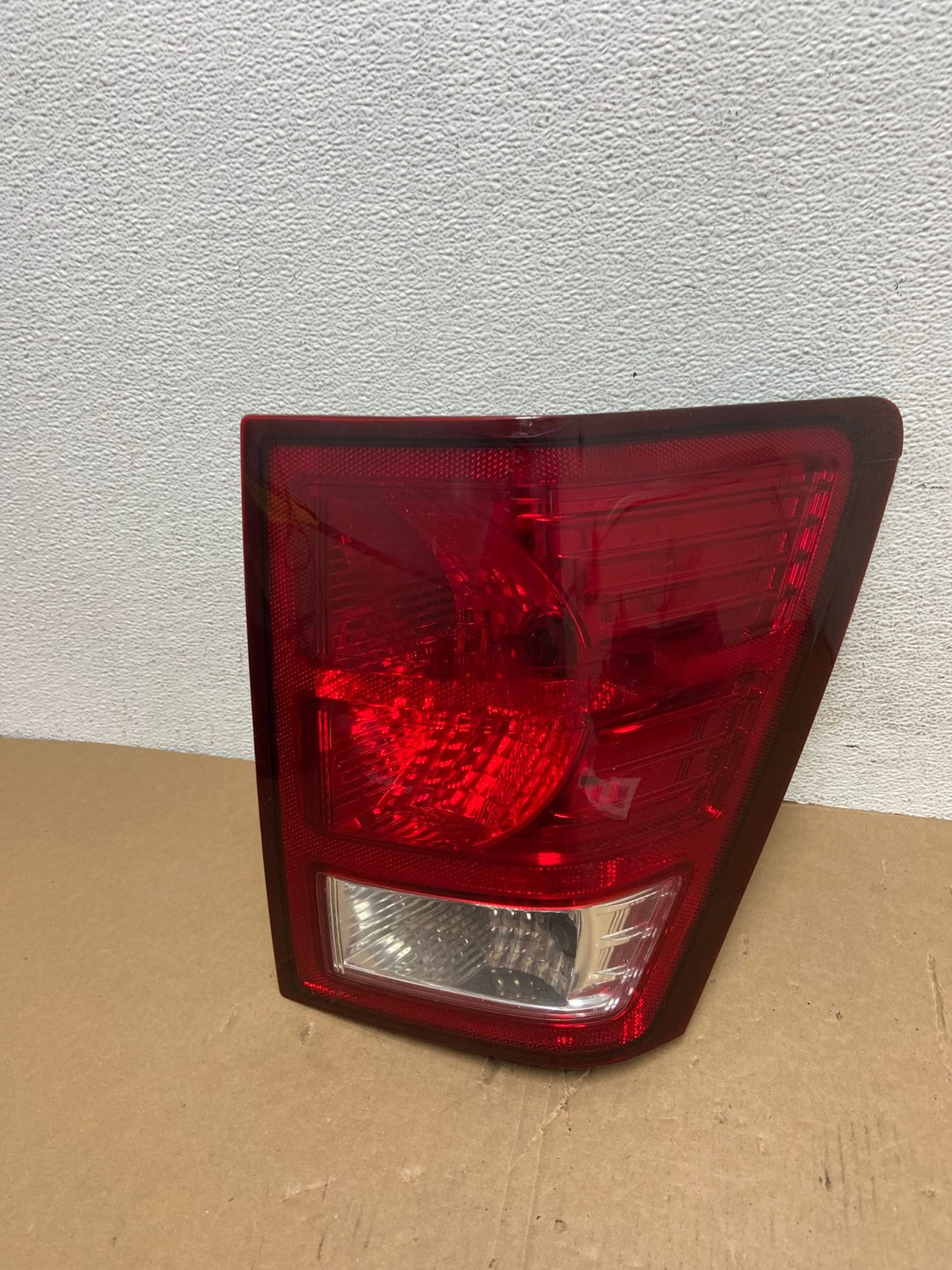 2007 to 2010 Jeep Grand Cherokee Right Passenger Tail Light AD7887 LK0