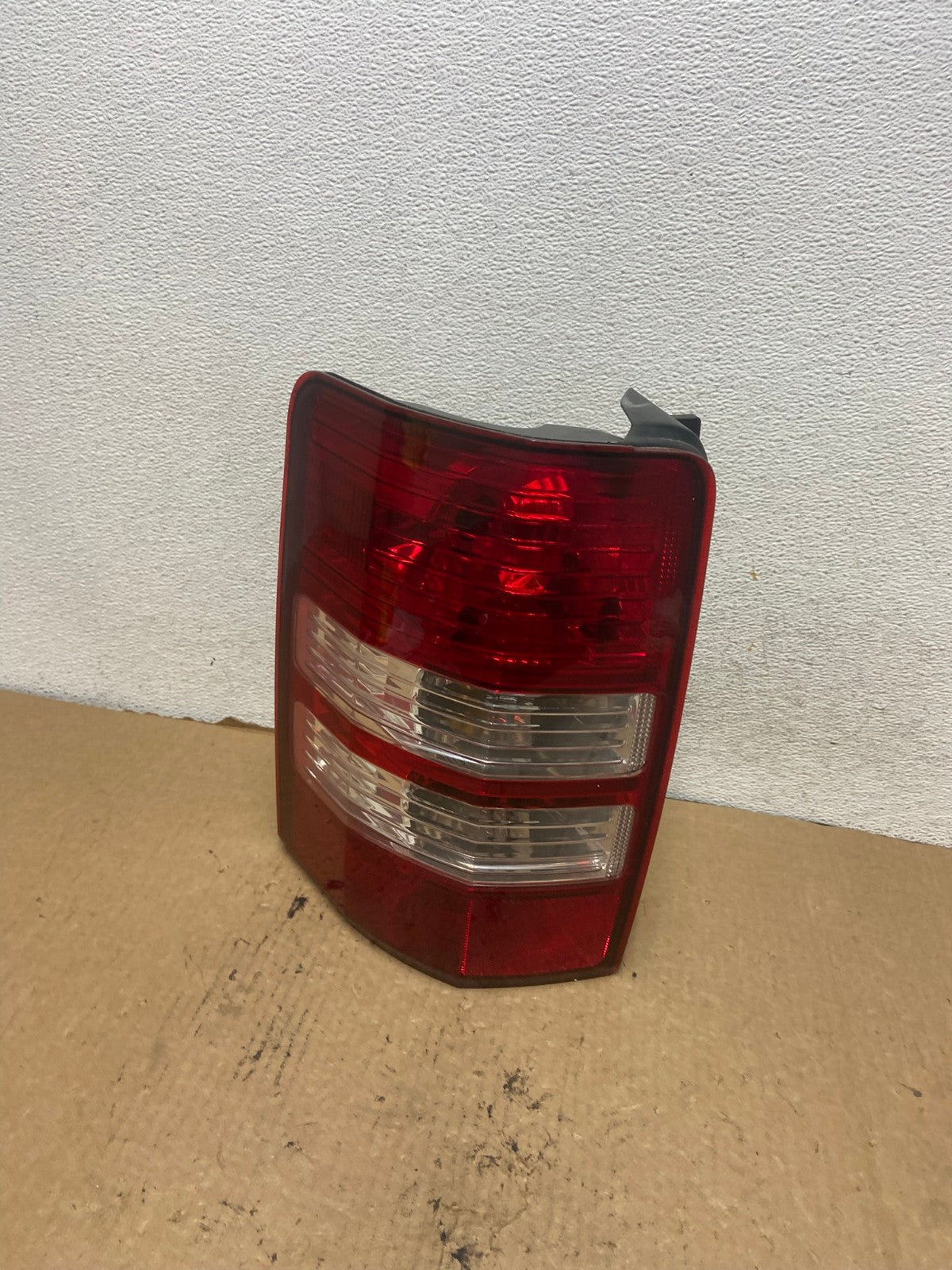 2008 to 2012 Jeep Liberty Left Driver Side Lh Tail Light AG2321 LK0