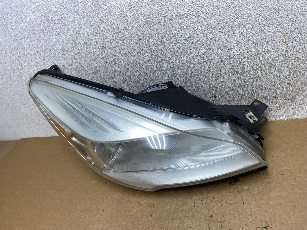 2013 - 2016 Ford Escape Headlight Right Passenger RH Side Halogen AI3653 DW1