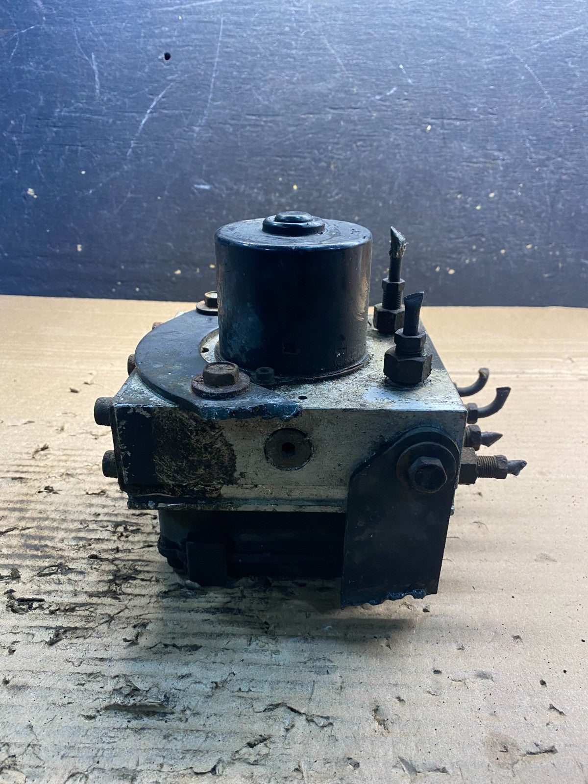 Wabco ABS Pump Hydraulic W/ Module P/N 4460470002 aa32334