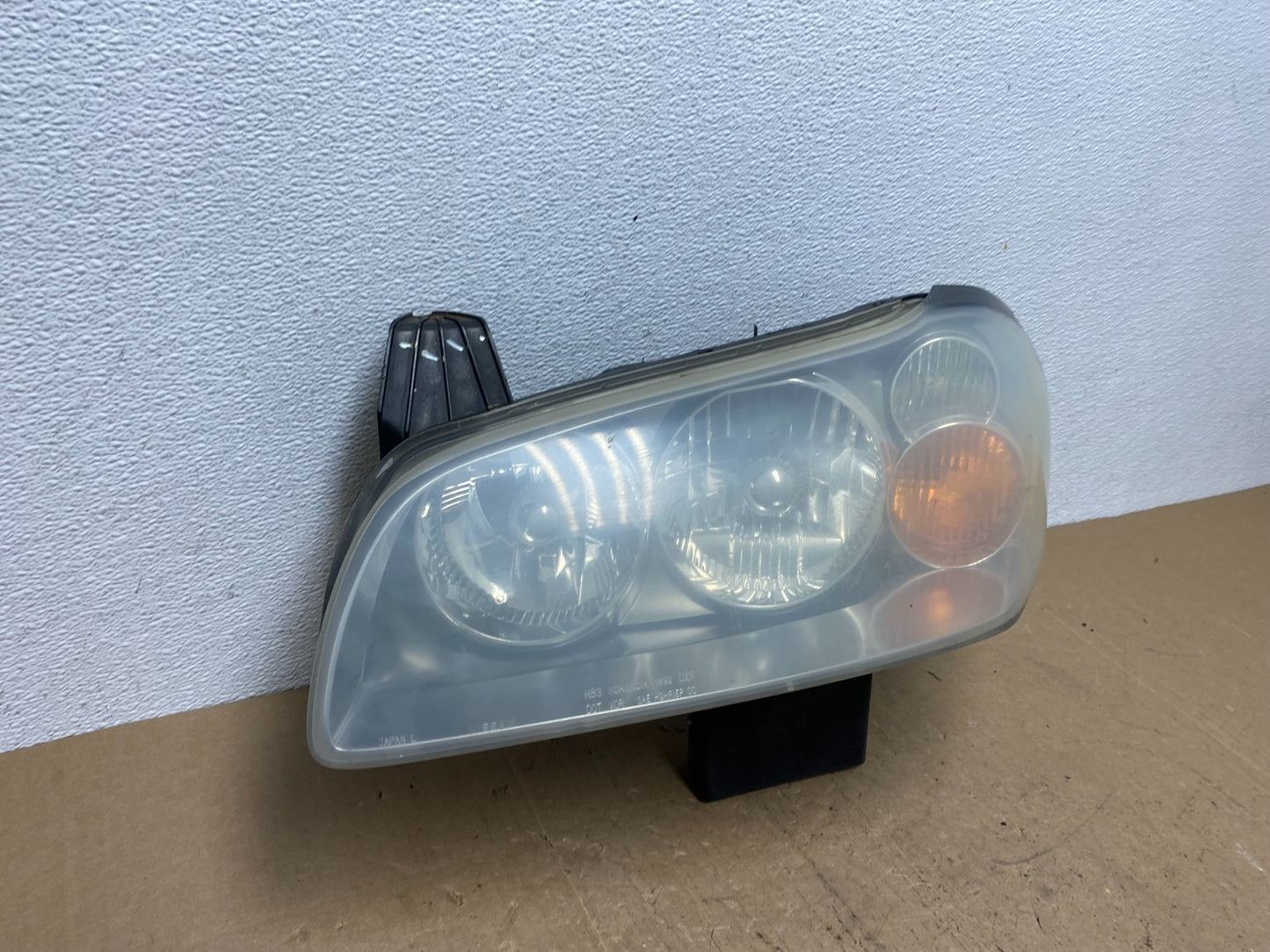 2002-2003 Nissan Maxima Left Driver LH Headlight Xenon HID AC5873 DW2