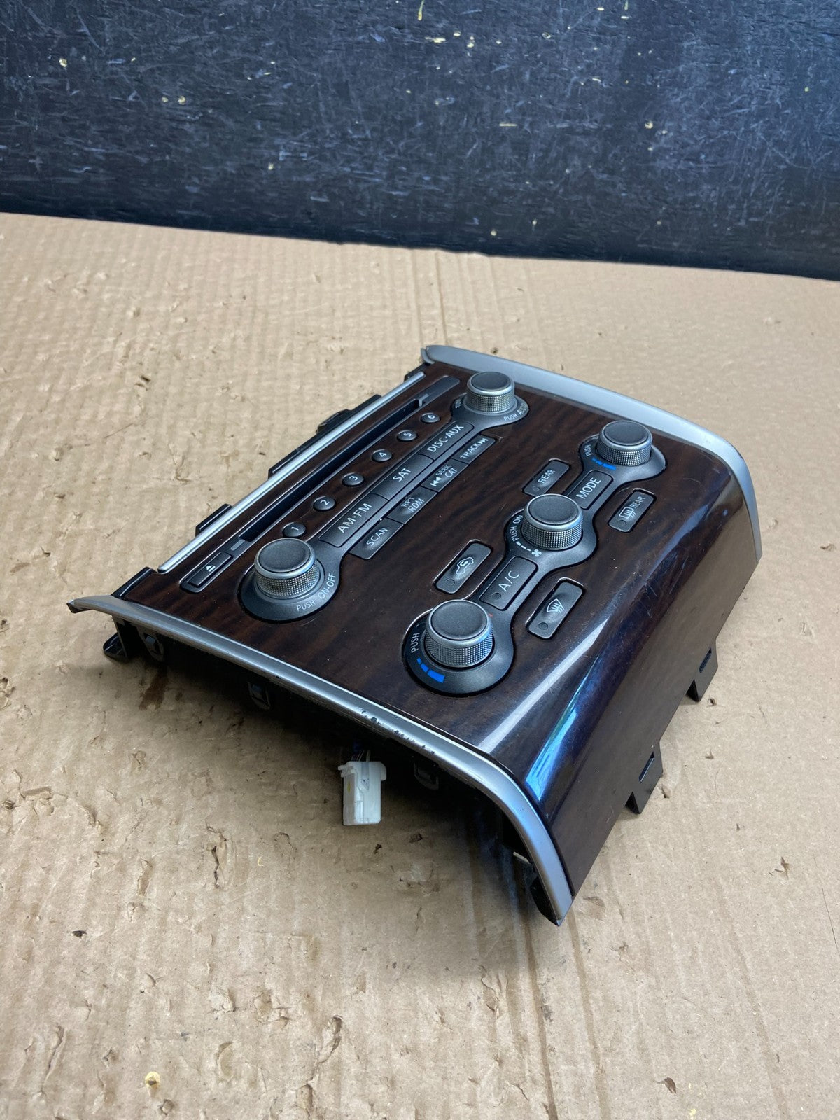 2013 to 2016 Nissan Pathfinder Radio Temperature Climate Control AF6372 DG3