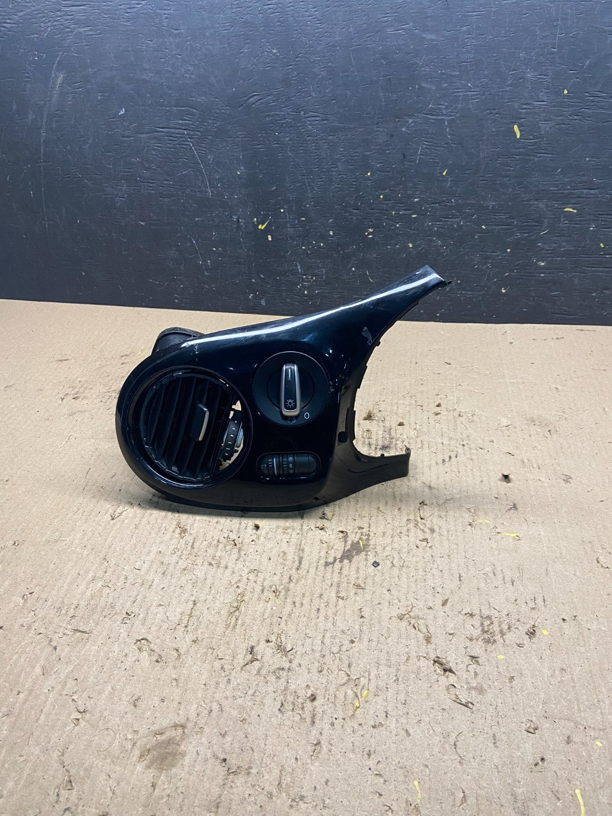 2012 to 2019 VW Beetle Front Left Driver Dash Trim Cover Oem Q7197 DG0